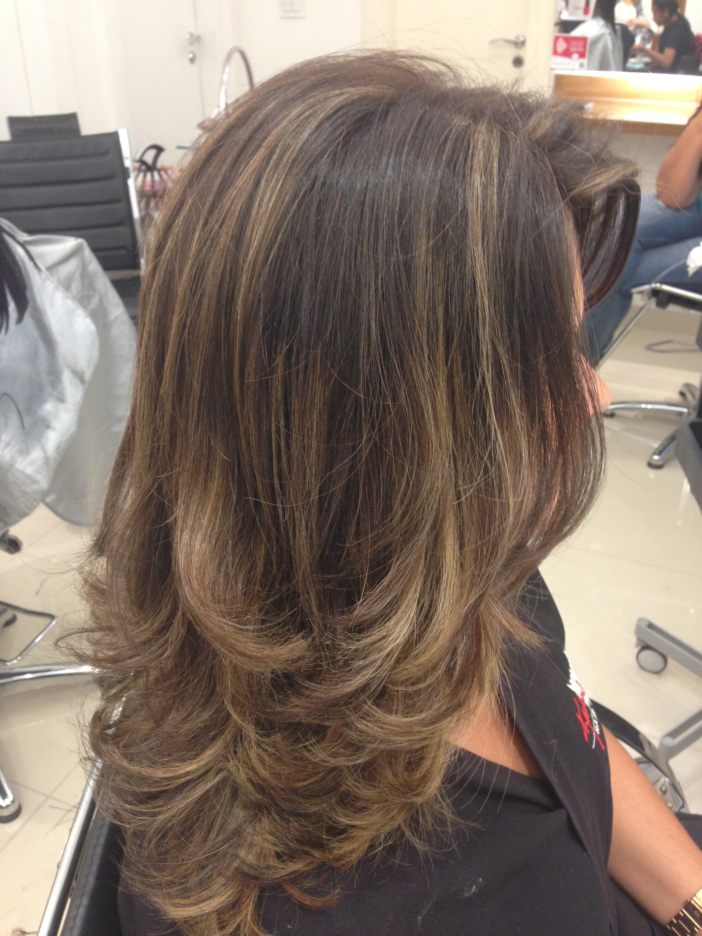 corte de cabelo degrade em camadas