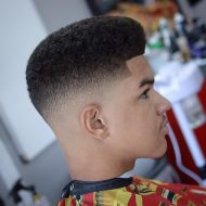 Corte de cabelo disfarçado masculino