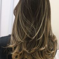 Corte de cabelo em camadas