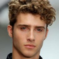 Corte de cabelo ondulado masculino