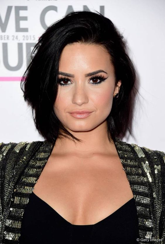 demi lovato cabelo curto 2016